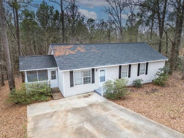 697 Rocky Point RD, Covington, GA 30014