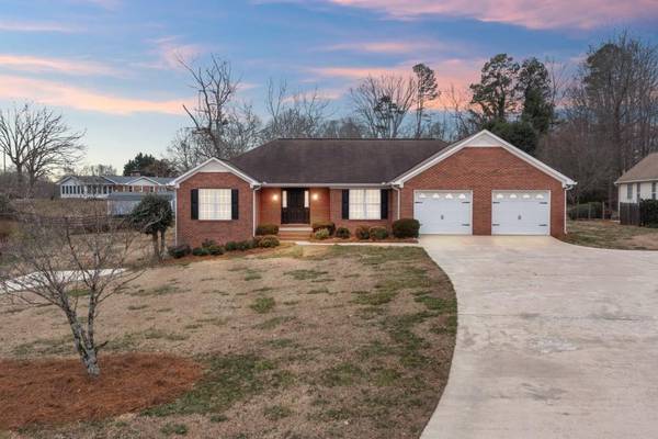 3917 Pointe N, Gainesville, GA 30506