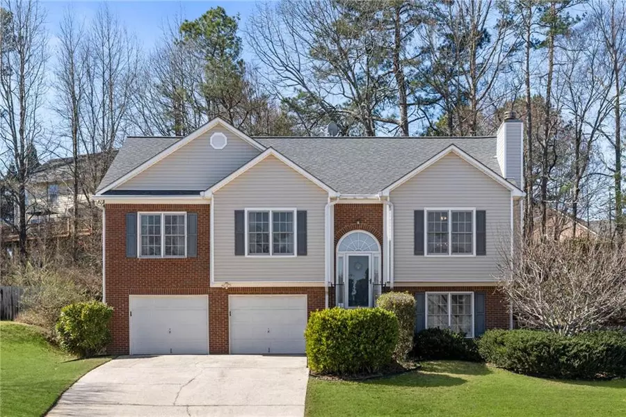 1055 Spanish Moss LN, Lawrenceville, GA 30045