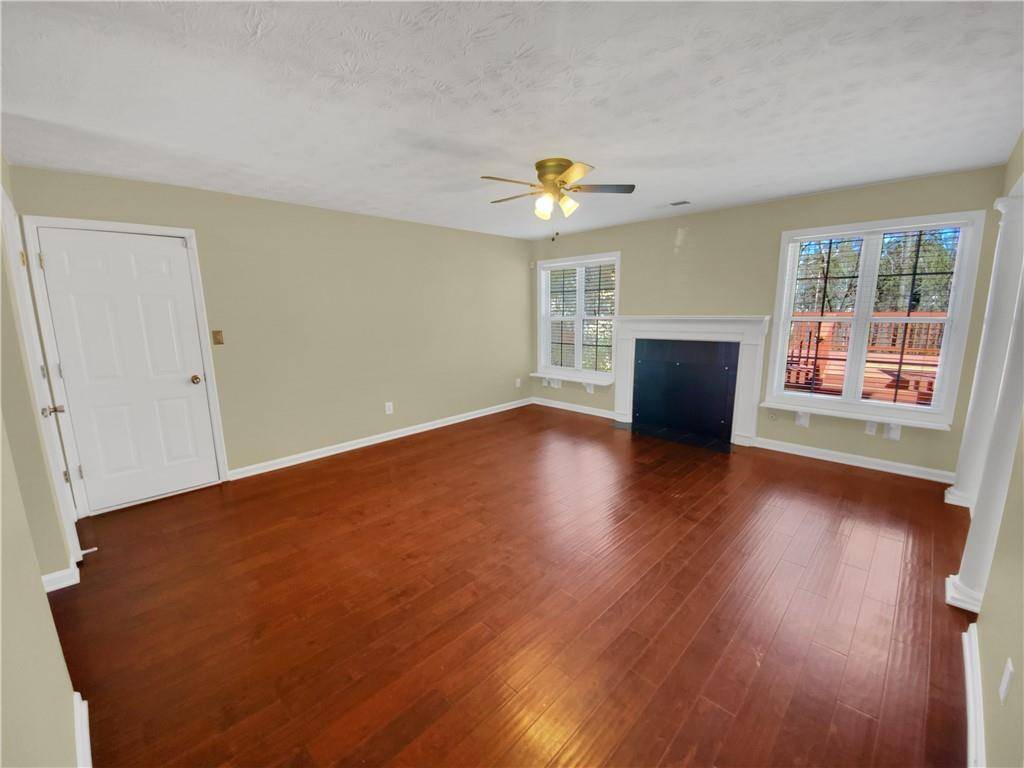 Suwanee, GA 30024,305 Lee Miller CT