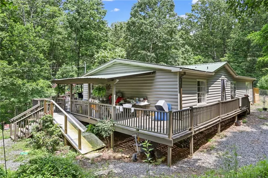 256 Indian Springs TRL, Talking Rock, GA 30175