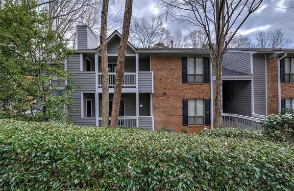 Roswell, GA 30075,209 WARM SPRINGS CIR