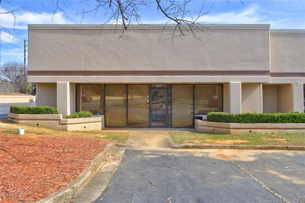 6075 Oakbrook Pkwy, Norcross, GA 30093