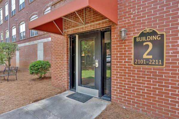 445 N Sessions ST NW #2104, Marietta, GA 30060