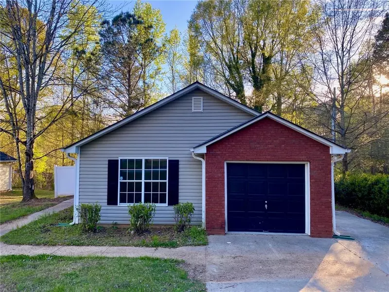 1304 Creek View DR, Monroe, GA 30655