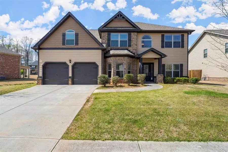 8057 White Oak LOOP, Lithonia, GA 30038