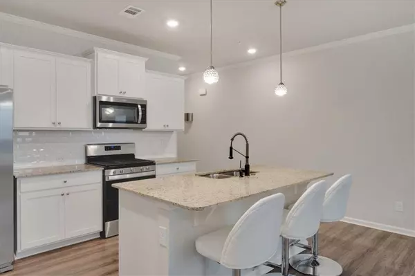 738 Woodstock Grove DR Woodstock, GA 30188