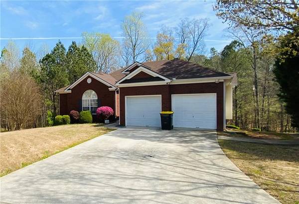 7062 Spruce CIR, Fairburn, GA 30213