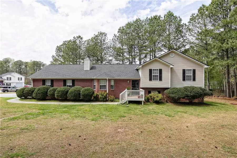 203 Eagle Watch DR, Carrollton, GA 30117