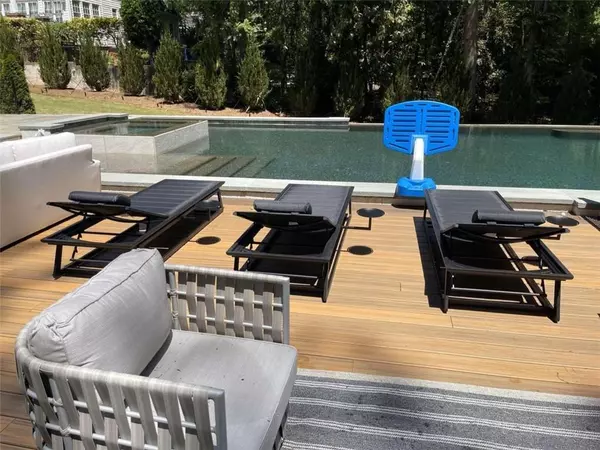 4075 Peachtree Dunwoody RD NE Atlanta, GA 30319