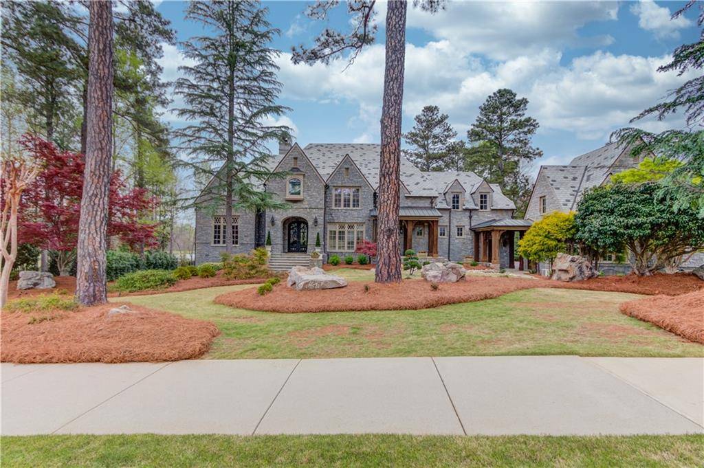 929 Middle Fork TRL, Suwanee, GA 30024