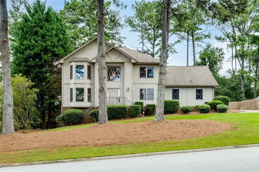 1670 Hickory Lake DR, Snellville, GA 30078