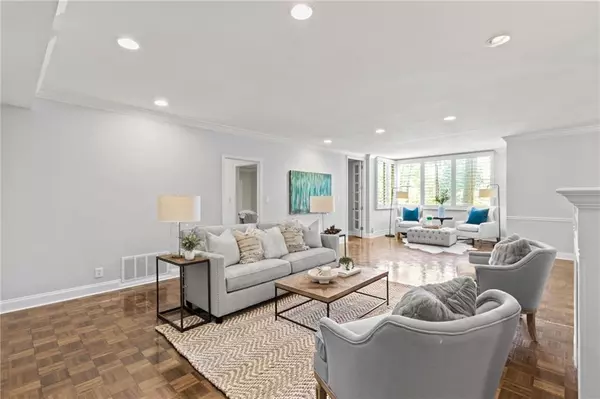 Atlanta, GA 30305,2734 Peachtree RD NW #A201