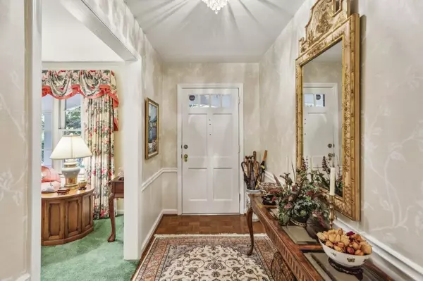 Atlanta, GA 30342,255 Beachland DR