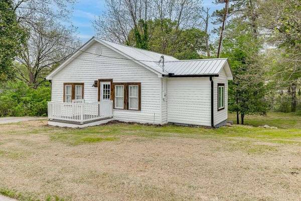 344 Falls RD, Toccoa, GA 30577