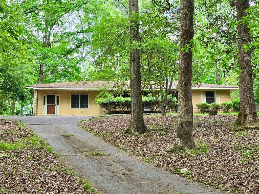 221 WONEWOK DR,  Canton,  GA 30114