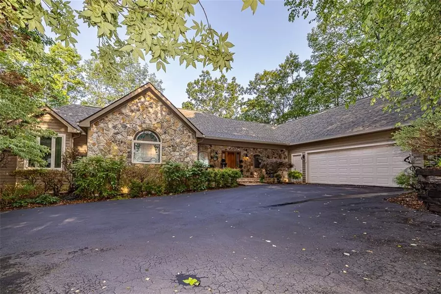 771 Mcelroy Mountain DR, Big Canoe, GA 30143