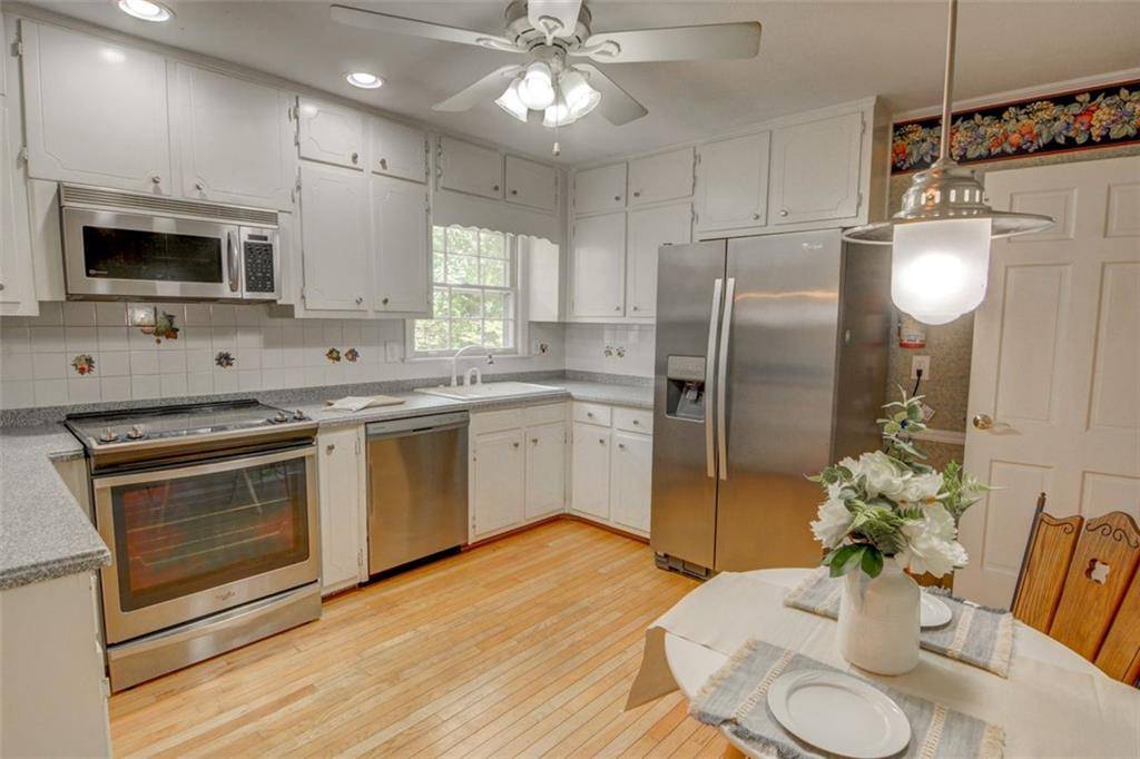 Dunwoody, GA 30360,2657 Fontainebleau DR