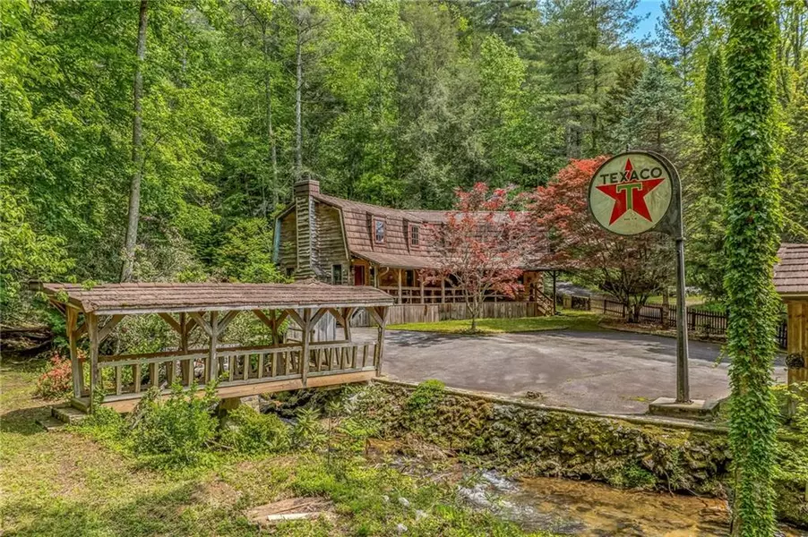 17 Water Wheel LN, Rabun Gap, GA 30568