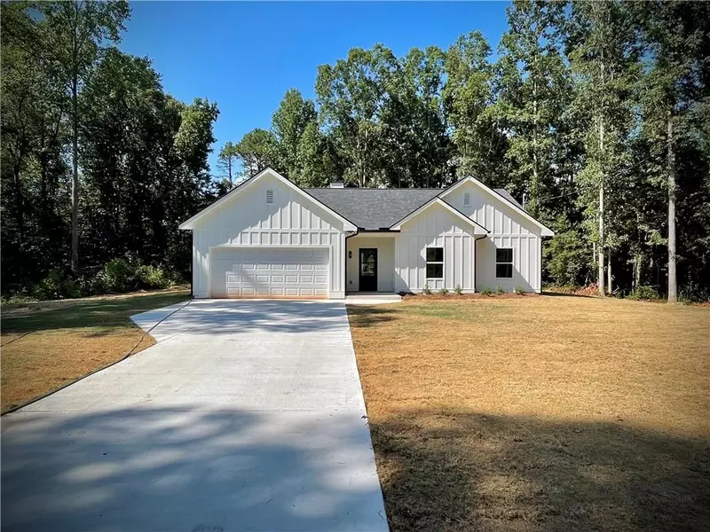 69 Farm LN, Royston, GA 30662