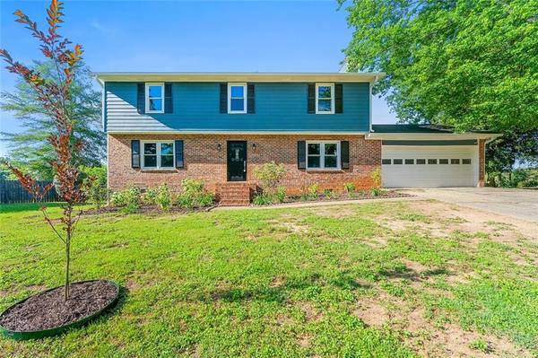 415 Sanderingham LN,  Lawrenceville,  GA 30046