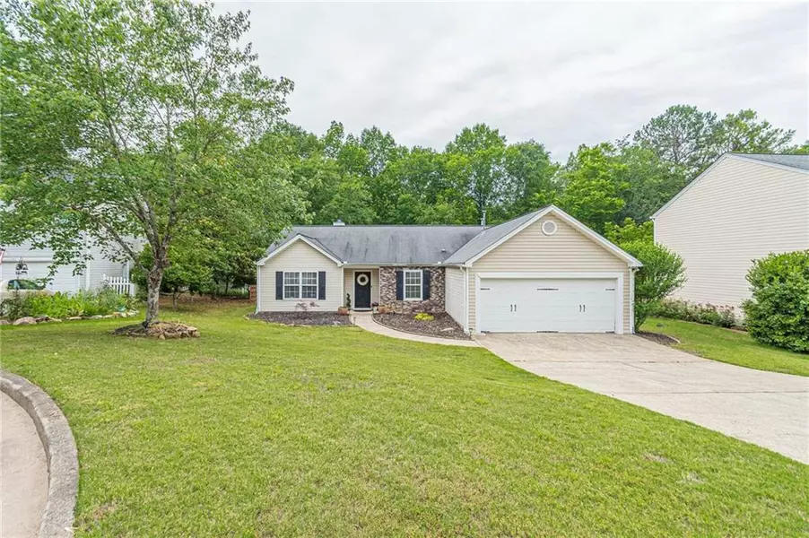 526 Lazy River LN, Woodstock, GA 30188