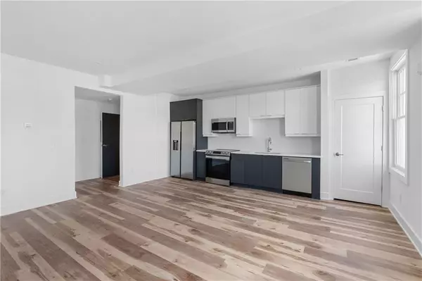 Atlanta, GA 30305,2909 Peachtree RD NE #307