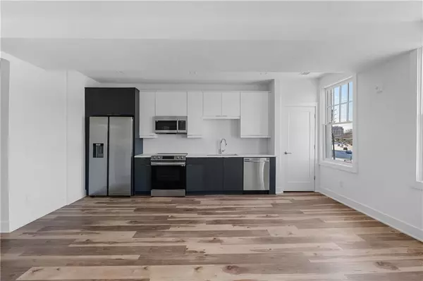 Atlanta, GA 30305,2909 Peachtree RD NE #307
