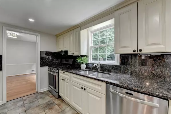Stone Mountain, GA 30087,5664 SEVILLE LN
