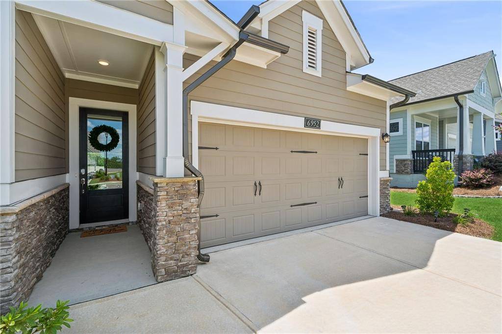 Flowery Branch, GA 30542,6952 River Rock DR