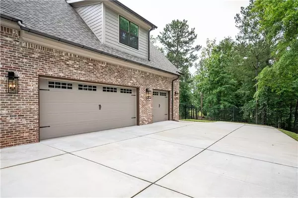 Forsyth, GA 31029,302 Tuxedo CIR