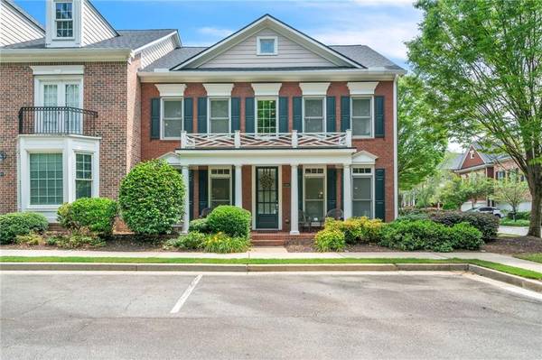 5811 Fairmont TRCE, Roswell, GA 30075