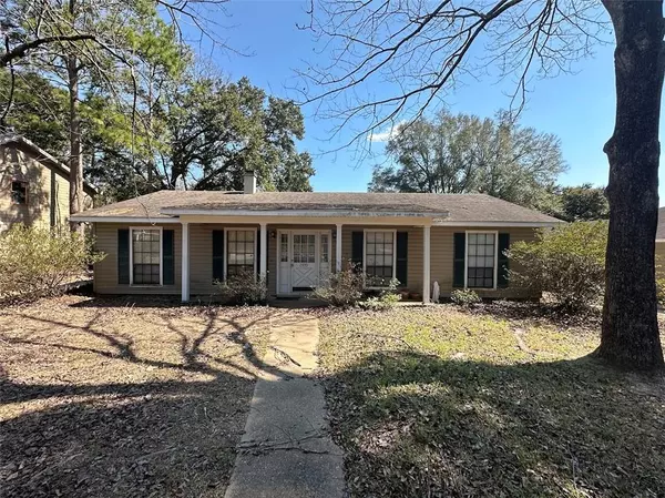 2933 Quail Creek RUN, Mobile, AL 36695