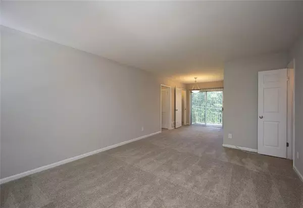 Atlanta, GA 30342,4883 Roswell RD #9