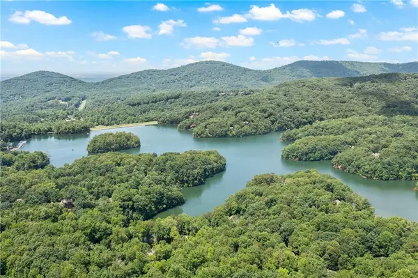 37 Petit Ridge DR, Big Canoe, GA 30143