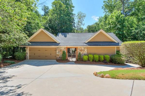 172 Kings ROW NE, Marietta, GA 30067