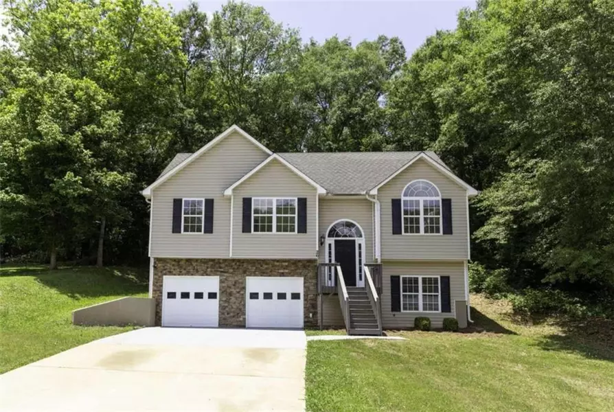 26 Forrest LN, Newnan, GA 30263