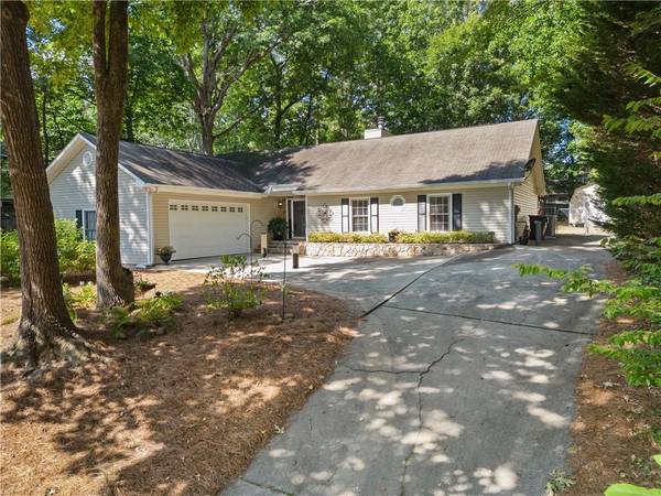 4443 Old Mabry PL NE, Roswell, GA 30075