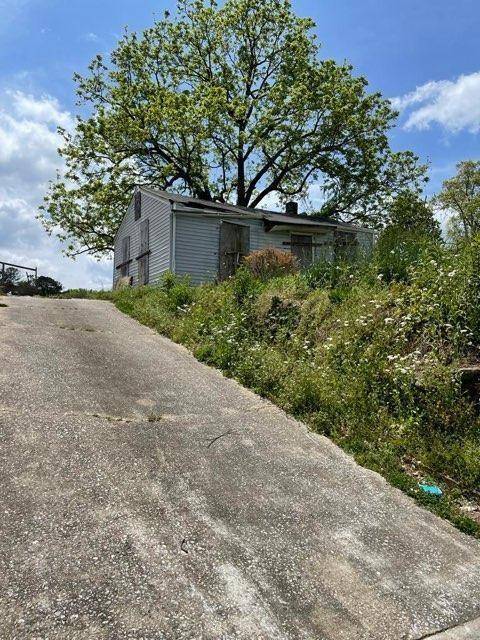 2550 Center ST NW, Atlanta, GA 30318