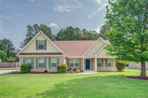 918 Golden Meadows LN, Loganville, GA 30052