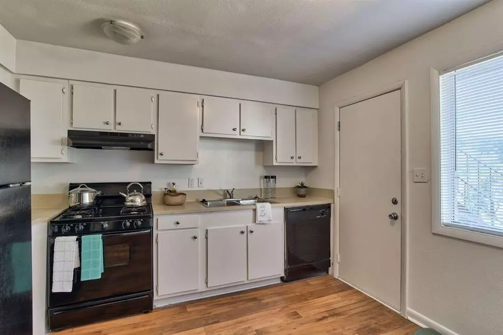 Smyrna, GA 30082,300 Hurt RD #2404