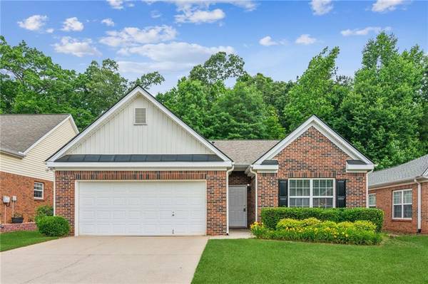 5601 Ashmoore CT, Flowery Branch, GA 30542