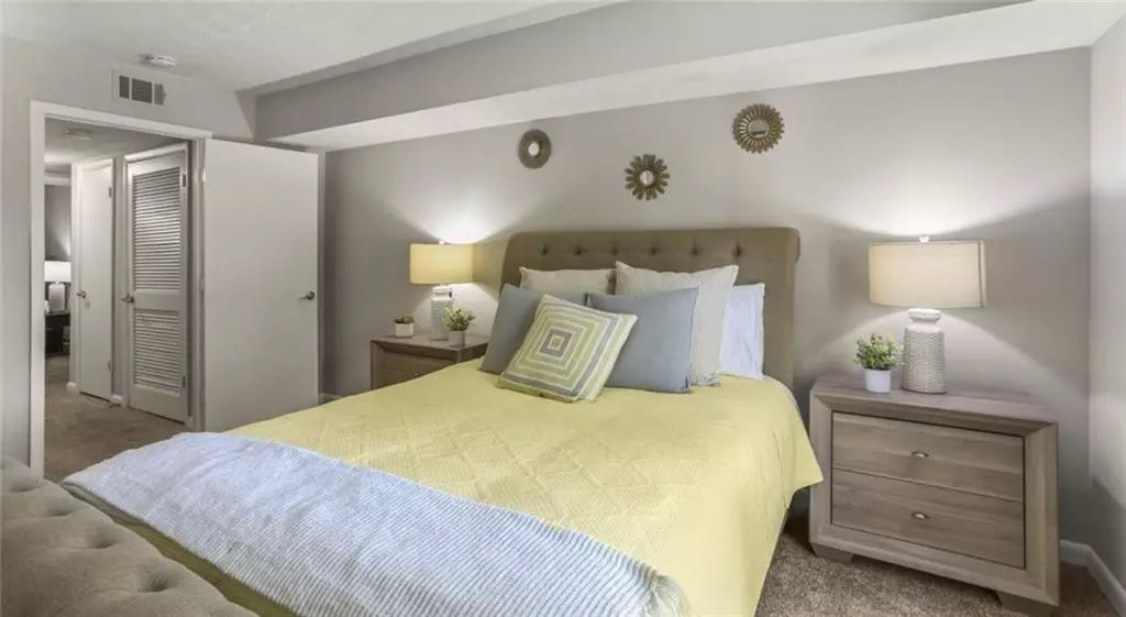 Smyrna, GA 30080,3000 Spring Hill Pkwy #044I