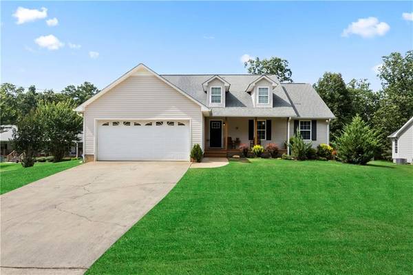 11 Walker Heights RD SE, Lindale, GA 30147