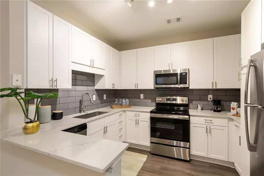 433 Highland AVE #01-1216, Atlanta, GA 30312