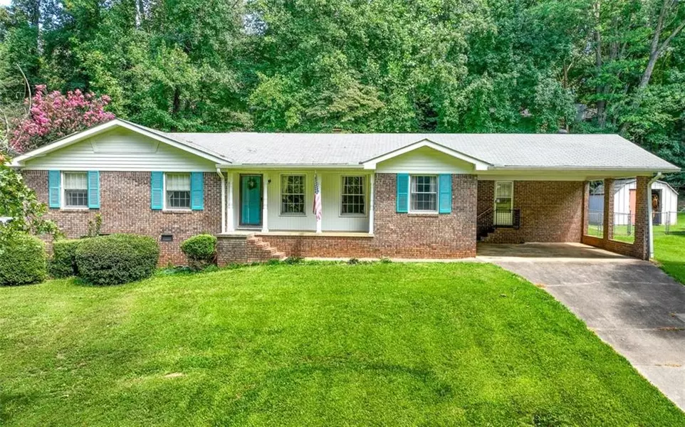 3542 Meadow LN, Gainesville, GA 30506