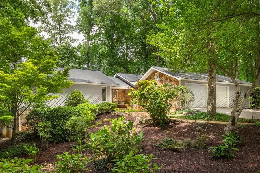 2416 Cedar Wood CT, Marietta, GA 30068