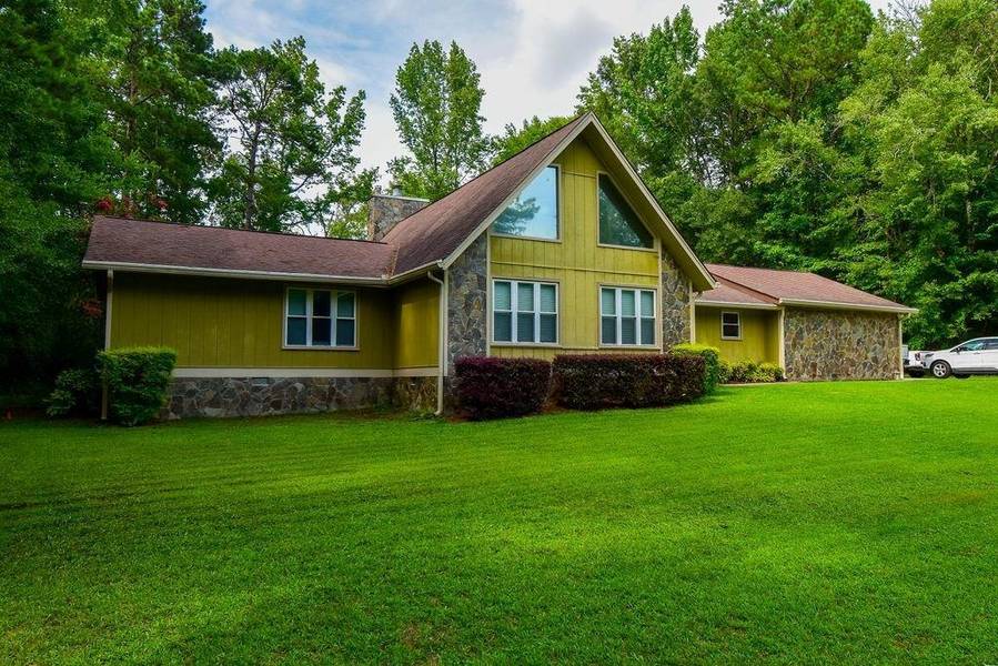 215 Mapledale, Sharpsburg, GA 30277