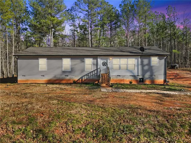 410 Higgins RD, Locust Grove, GA 30248