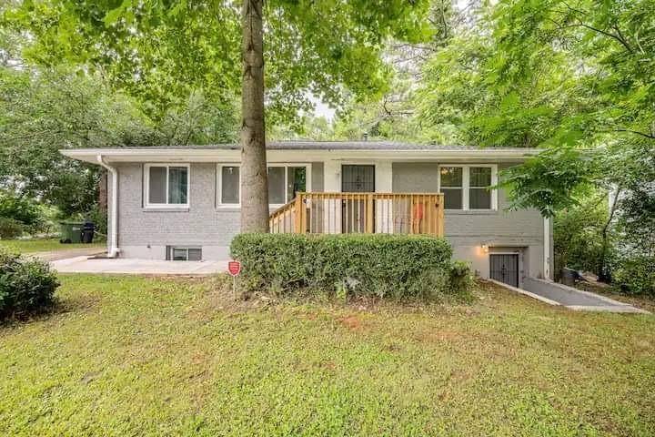 877 Lee Andrews, Atlanta, GA 30315